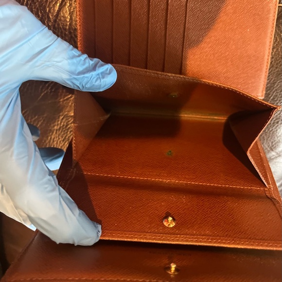 Louis Vuitton Mono Snap Leather Wallet - Picture 13 of 16